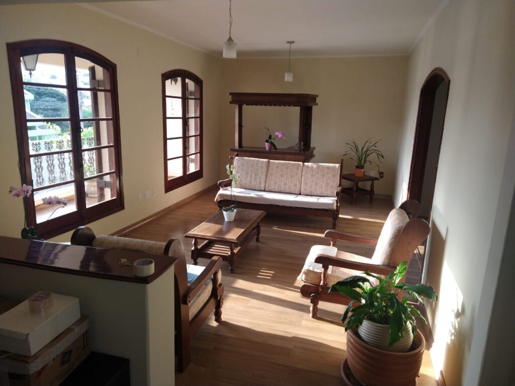 37b23220-6c54-4923-9075-b0f377f104ce