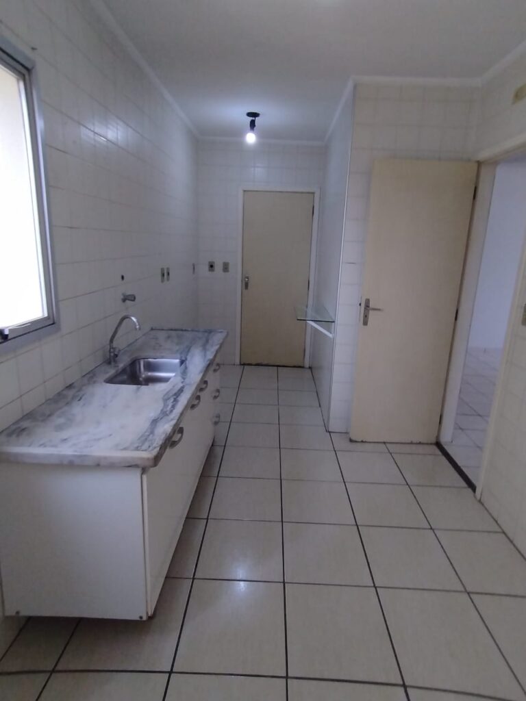 b8637729-bd77-41c3-9dc1-180420738c3f