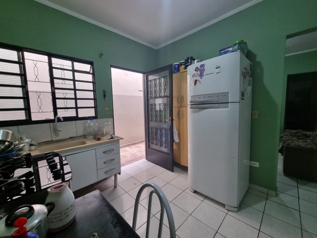 d76ba5af-404d-48e5-8842-2abf4175e02c