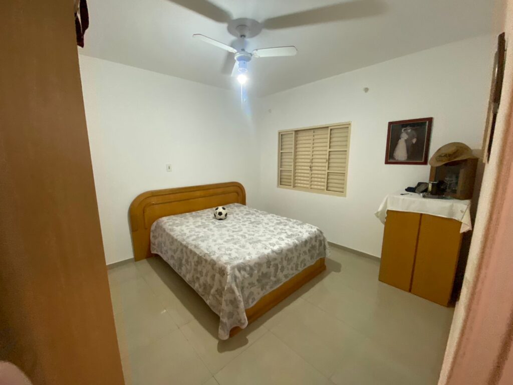 992c970a-4868-40d4-9b26-b1467e6c17cb