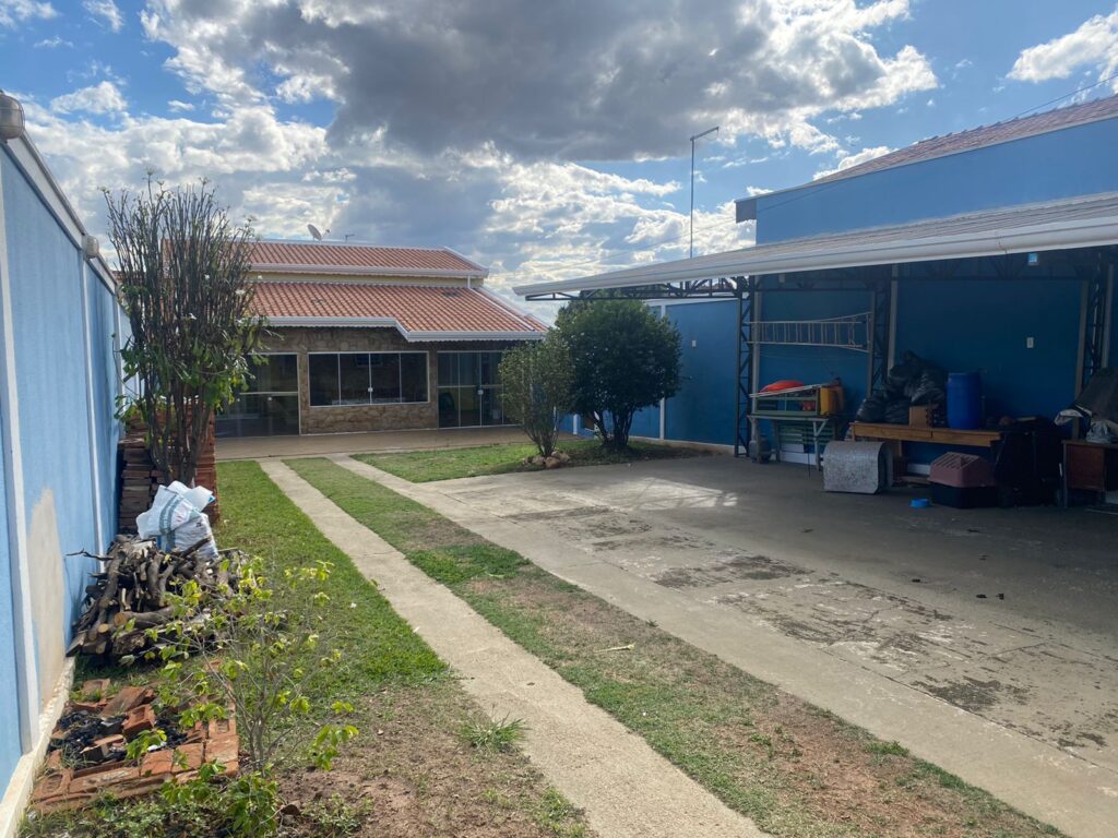 9de0ce2b-0afc-405e-b5ad-e0bffbac0372