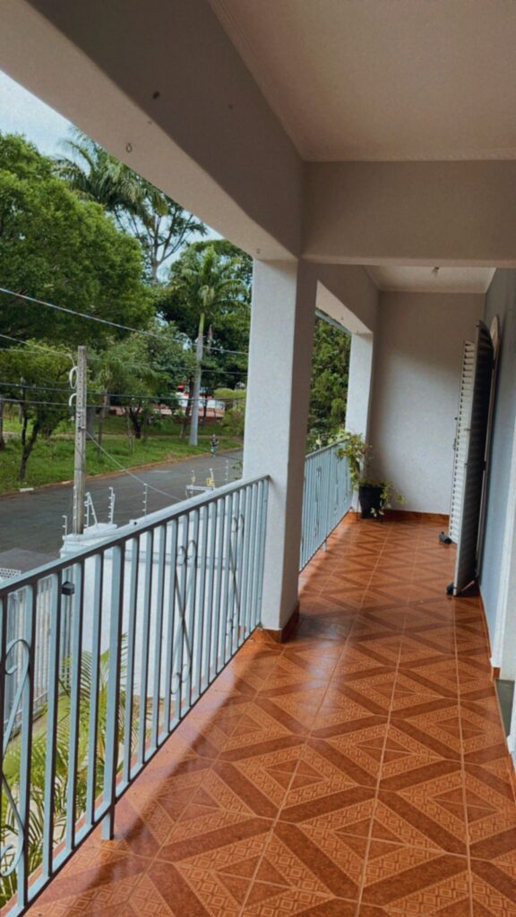 ca9b8cd8-83f3-4fcf-80f4-7ab82337f1af