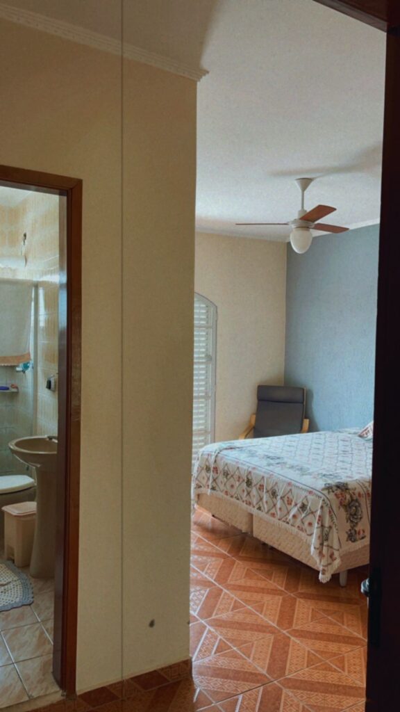 e9499634-db2e-4953-8ad6-c41dccae8c01