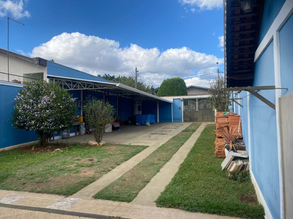 fe63e05d-ddfc-42dd-b7e9-3b63f6970454