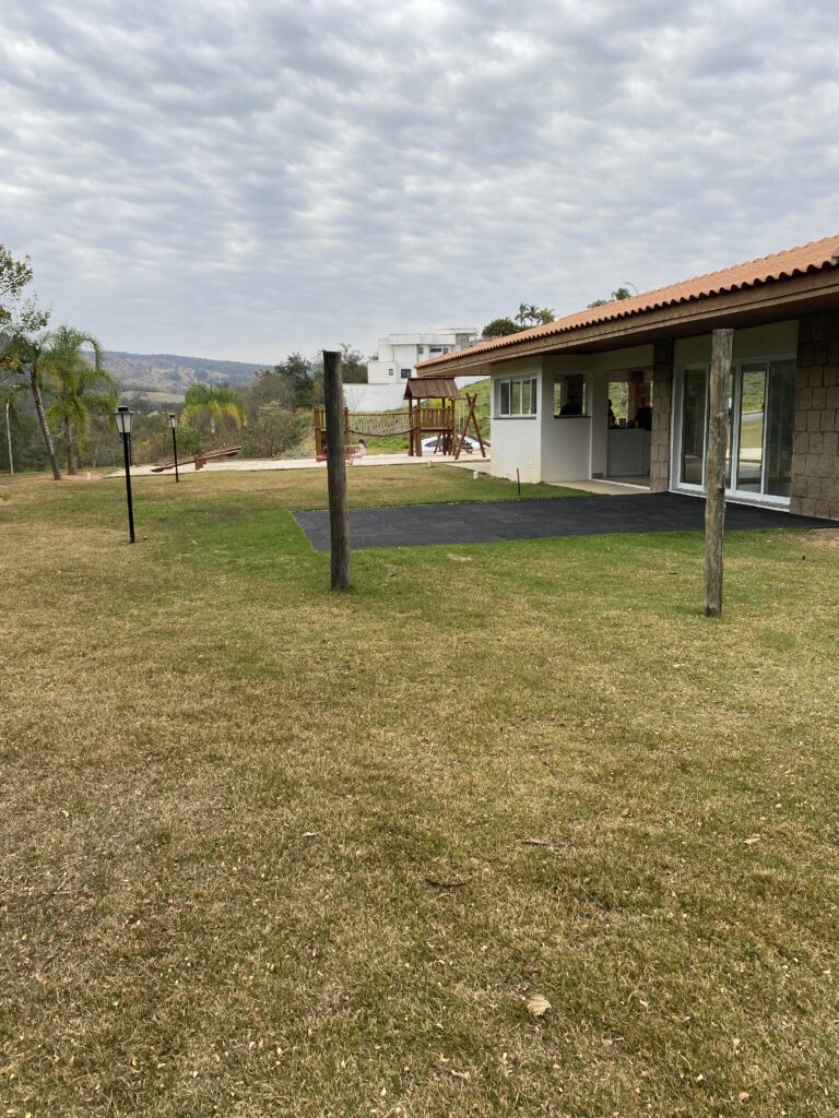 8B85D6FC-6E04-4D8A-9480-00987C5AC5A0