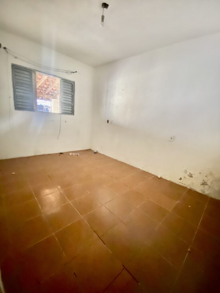 A0F59A9C-906F-4A59-A2B9-33EA40F8E6F1