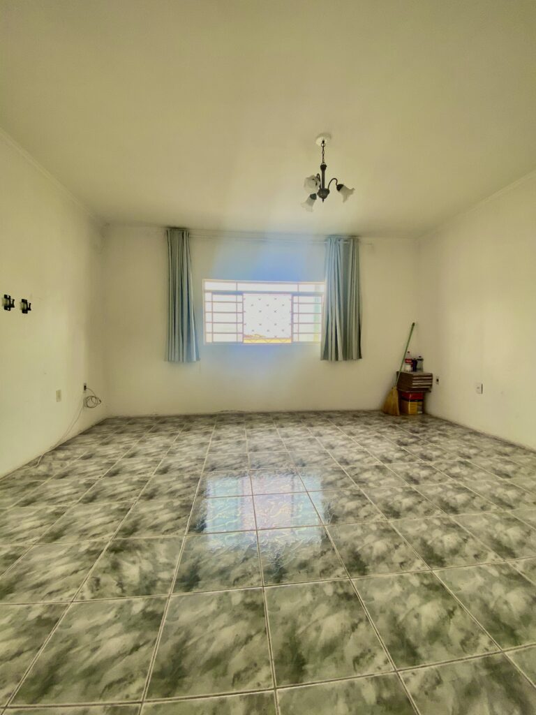 AFEB4E32-D6EC-4667-8CDC-09E625027E5F