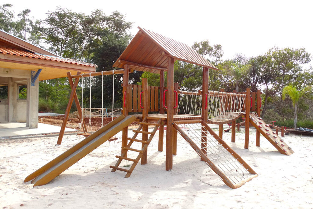 CCFF382D-C2F5-4F2F-BFFE-600DA999CF62