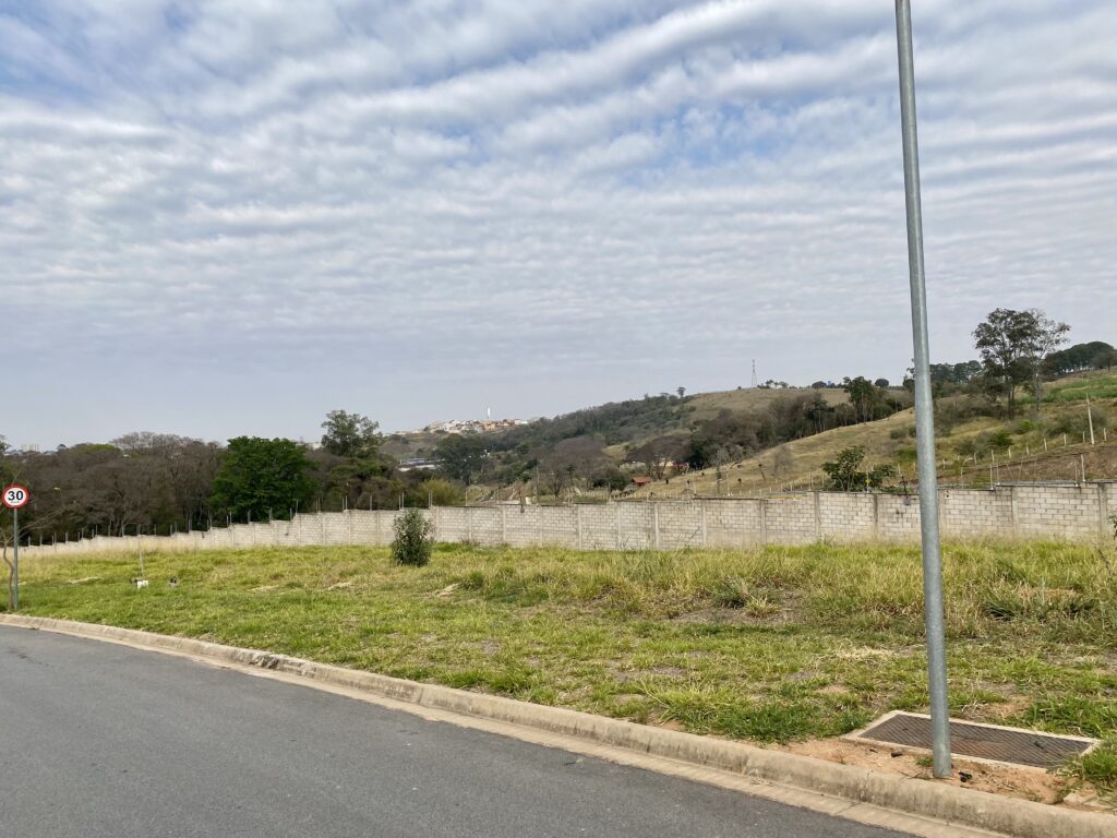 E19CC2B5-6E90-4C05-A51A-3321AAB6009C