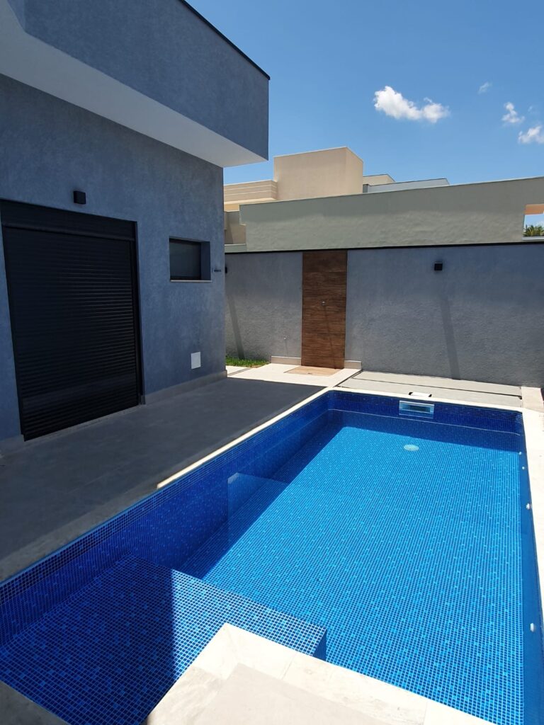 8e9cf404-37b4-4f81-925d-eeb9e12666e3