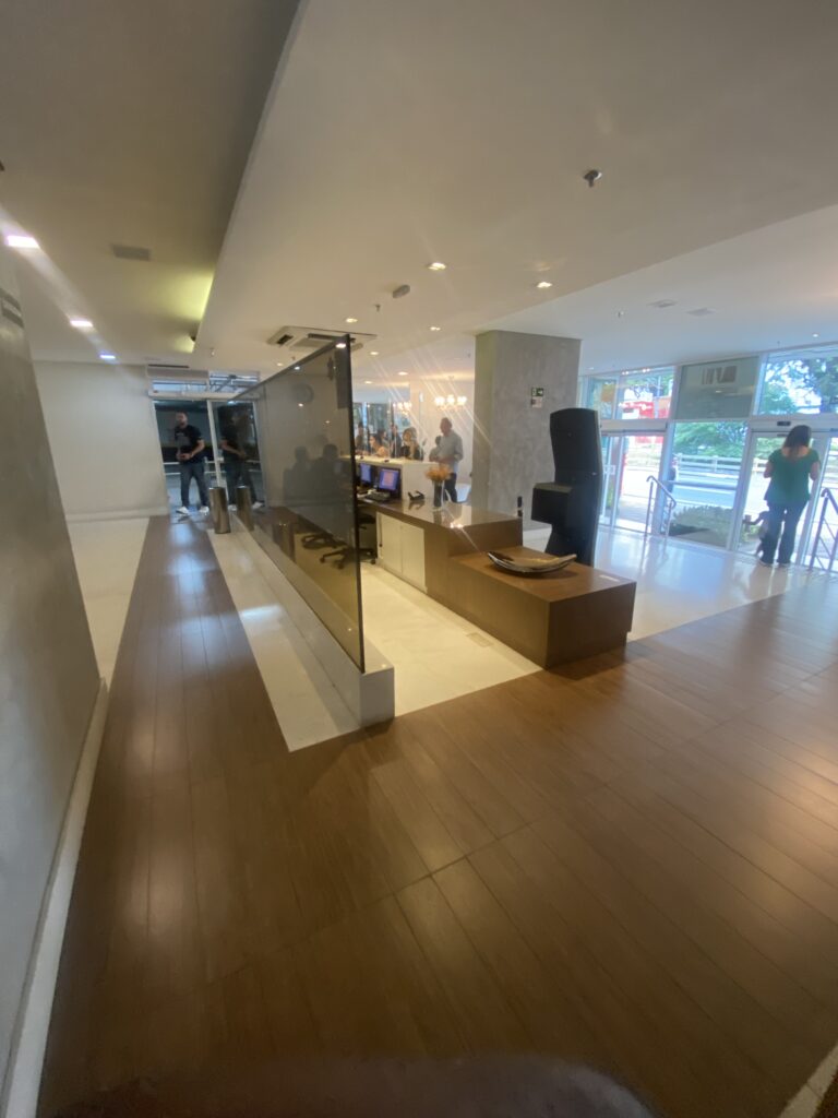 60F18B32-55FF-44BD-90EE-34D3240F9F68