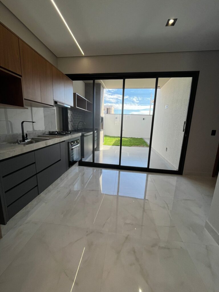 39545800-e8e9-4210-bbe1-8ccf1cf3c64f