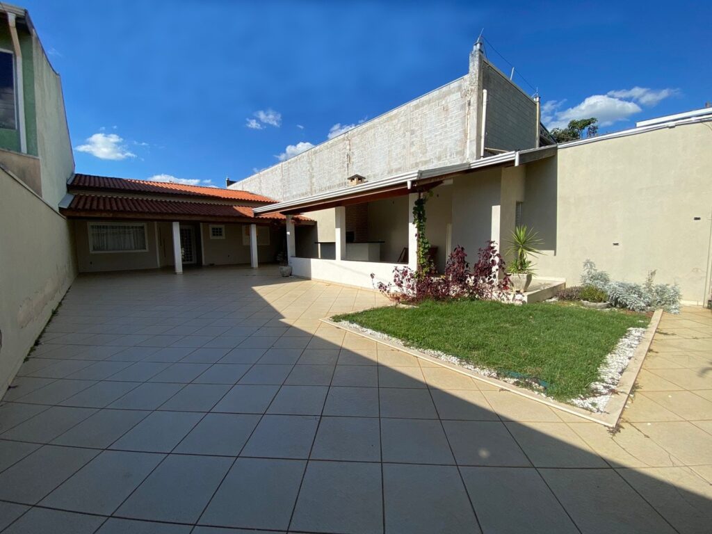 ea318c25-1584-4271-800a-9425357368ee