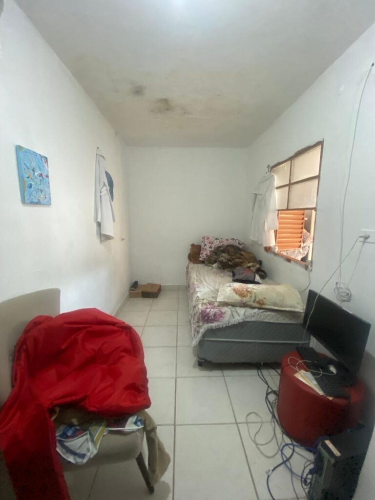 203b64d9-08bd-48f9-877c-88193b9d68d3