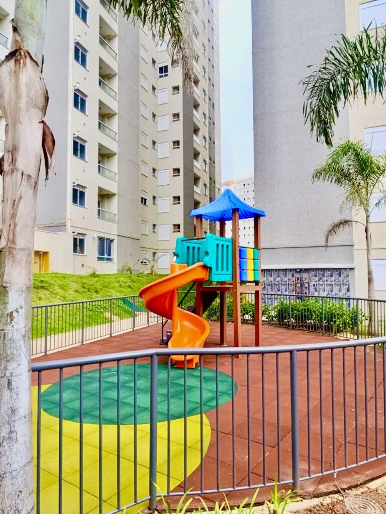 12825595-ed57-49d3-94d3-944572405bd5