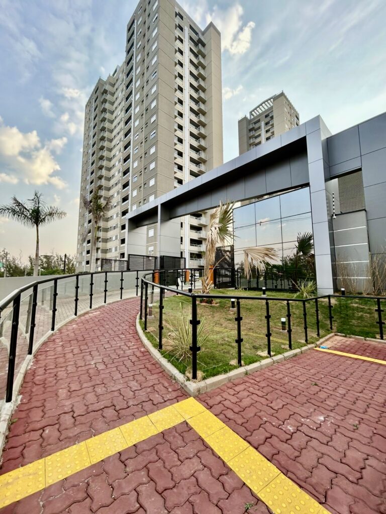 cf8b500c-5454-423c-8208-3e52c74e32be