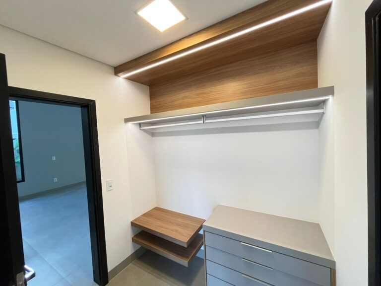 056d24c9-805c-4d35-b7e6-0f51090bffdf