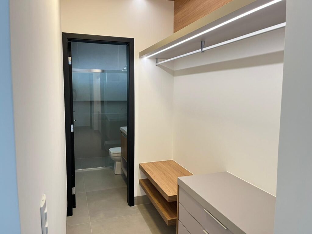 55dd0cfb-bd2b-4781-b5f8-5b1ef5752e7c