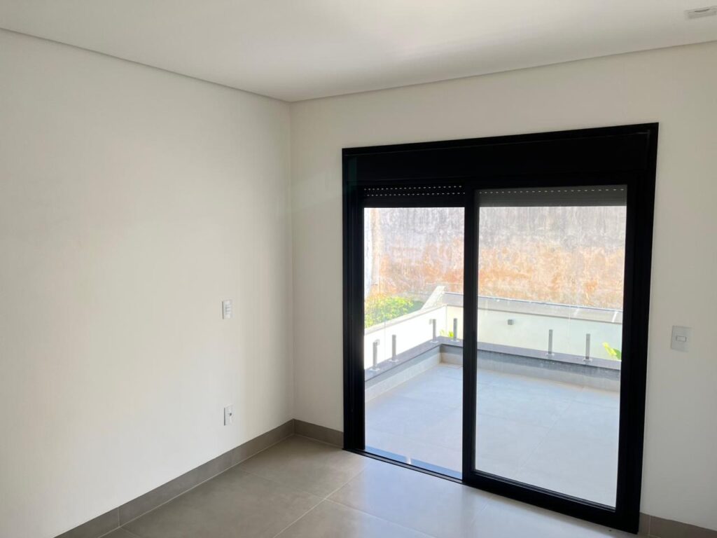 7b64d5d9-644a-4de5-adb8-a552f7773f65