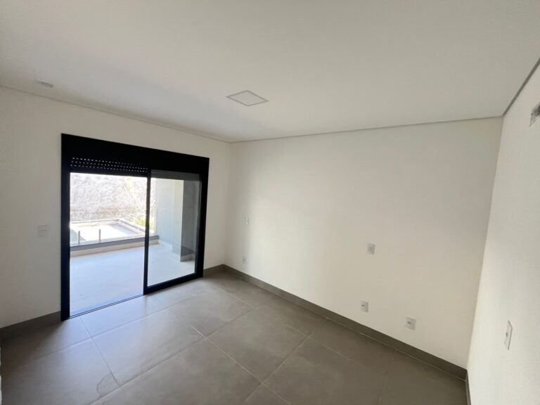 d7319734-33cf-4657-b83e-8879b5b65446