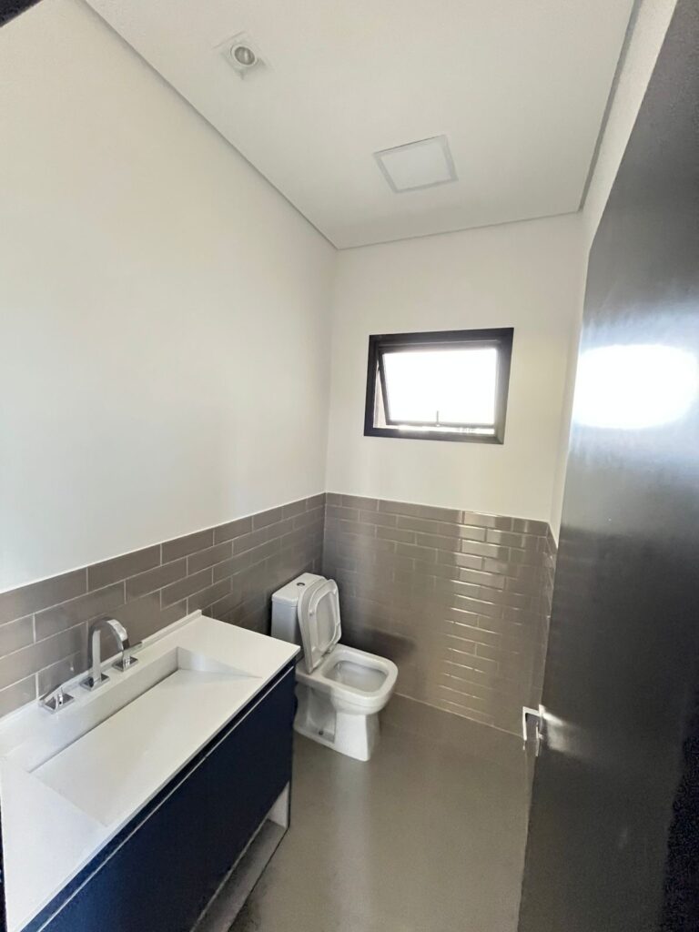 eecb60e7-c547-4671-ae30-316d5f35f662