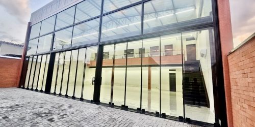 e17ff646-aff8-456c-8ba6-33fabe55c999